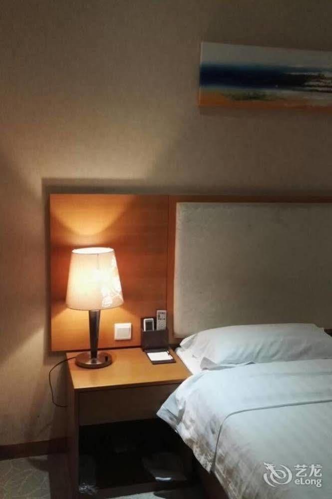 Shenzhen Huamao Aviation Hotel Bagian luar foto